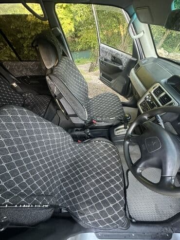 продаю в связи с переездом: Mitsubishi Pajero: 1999 г., 1.8 л, Автоматтык, Бензин, Жол тандабас — 9