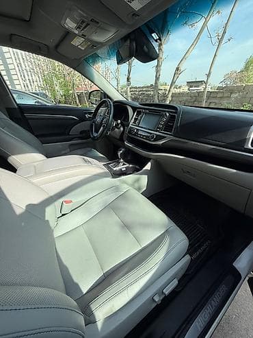 Toyota Highlander: 2019 г., 3.5 л, Автомат, Бензин, Кроссовер — 5