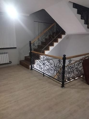 Сдаю дом на длительный срок 
цена договорная 
номер:0502240180