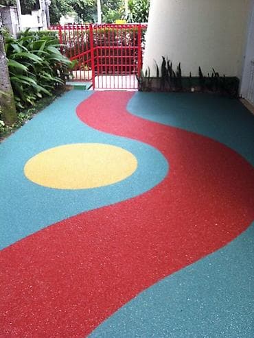 Резиновое бесшовное покрытие для детских и спортивных площадок -