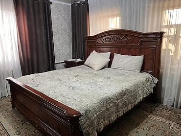Классический спальный гарнитур из массива/МДФ с отделкой под красное at lalafo.kg Классический спальный гарнитур из массива/МДФ с отделкой под красное