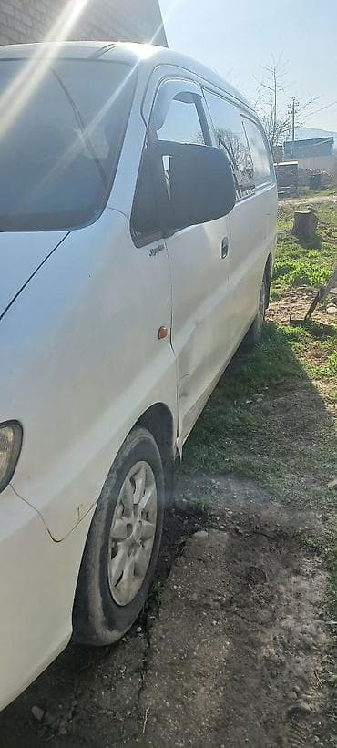 Продажа авто: Hyundai H-1: 2006 г., Автомат, Дизель, Фургон — 4