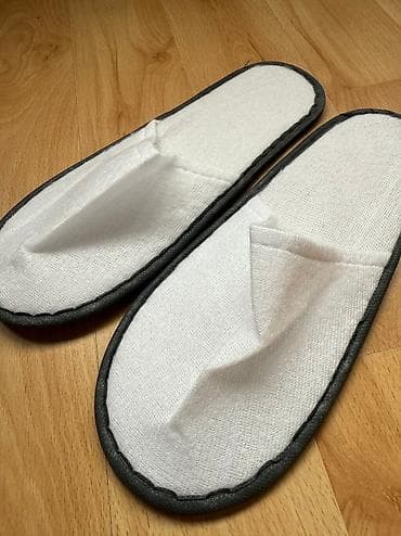 отельные тапочки: ОДНОРАЗОВЫЕ ТАПОЧКИ. Пара одноразовых тапочек белого цвета с закрытым — 1