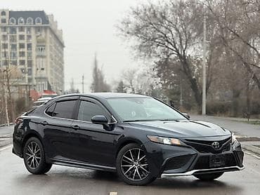 Toyota Camry: 2021 г., 2.5 л, Автомат, Бензин, Седан