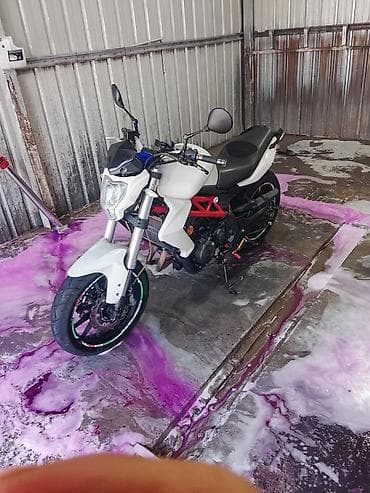 мт 80: Naked 320 куб. см, Бензин — 2