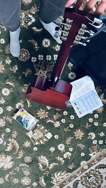 сколько стоит прогулочный катер: Акустическая гитара 40" с вырезом (cutaway), цвет – натуральный — 8