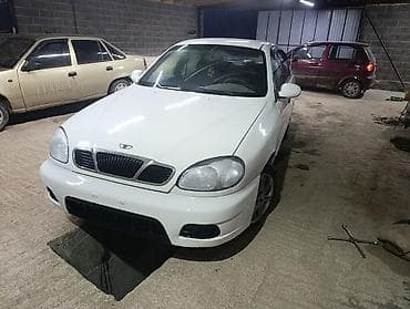 Daewoo Lanos: 2000 г., 1.5 л, Механика, Бензин, Седан at lalafo.kg Daewoo Lanos: 2000 г., 1.5 л, Механика, Бензин, Седан