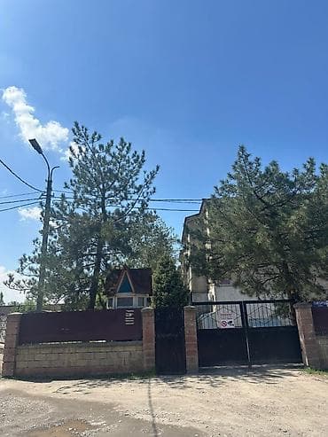 студия 1 комнатная: 1 комната, 38 м², Индивидуалка, 1 этаж, Старый ремонт — 10
