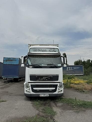 440: Тягач, Volvo, 2012 г., Шторный — 1