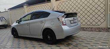 prius v: Toyota Prius: 2014 г., 1.8 л, Вариатор, Гибрид, Хэтчбэк — 4