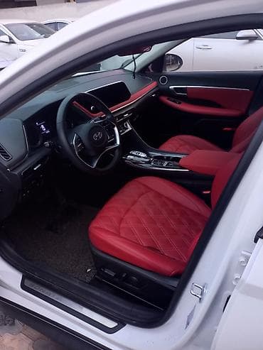 электирик авто: Hyundai Sonata, белый седан бизнес-класса. Кузов и дизайн: - — 1