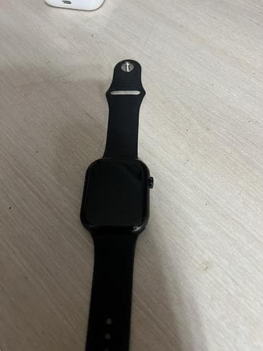 Смарт‑часы в стиле Apple Watch, корпус темный, ремешок силиконовый