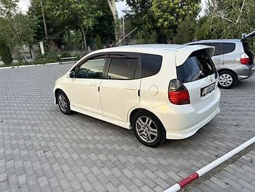 Продажа авто: Honda Fit: 2003 г., 1.5 л, Вариатор, Бензин, Хэтчбэк — 5