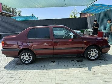 велтмейстер авто: Volkswagen Vento: 1994 г., 1.8 л, Механика, Бензин, Седан — 4