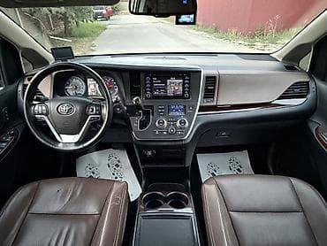 Toyota Sienna: 2018 г., 3.5 л, Автомат, Бензин, Минивэн — 7