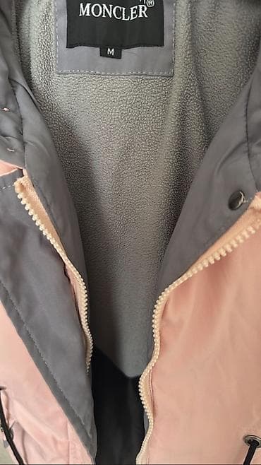 Жаш балдардын бут кийими: Куртка зимняя Moncler 🌷, на 6-7-8 лет - отдам за 650 сом 🔥 Стоила в — 3