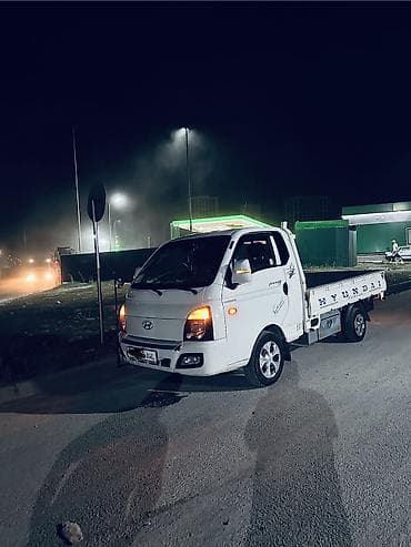 Hyundai Porter: 2016 г., 2.5 л, Механика, Дизель, Пикап at lalafo.kg Hyundai Porter: 2016 г., 2.5 л, Механика, Дизель, Пикап