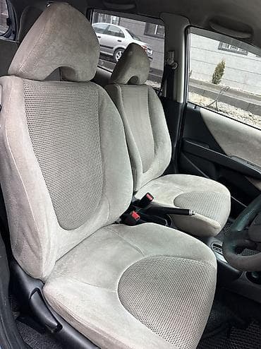 step vagon: Honda Fit: 2003 г., 1.5 л, Автомат, Бензин, Хэтчбэк — 5