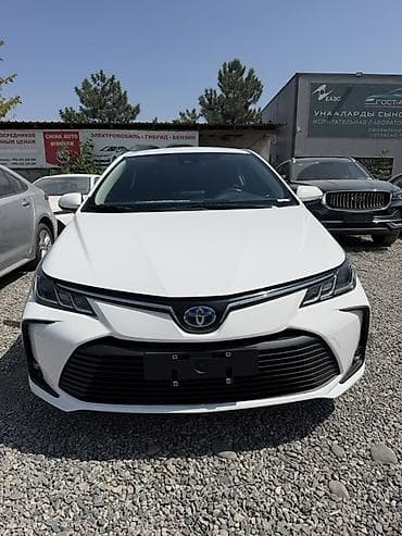Toyota Corolla: 2022 г., 1.8 л, Автомат, Гибрид, Седан