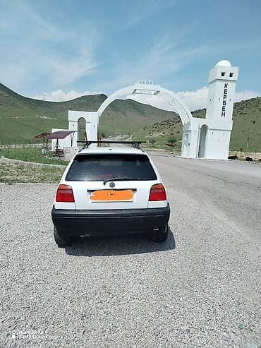 Продажа авто: Volkswagen Golf: 1997 г., 1.8 л, Механика, Бензин, Хэтчбэк — 4