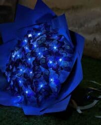 свадебный букет из атласных лент: Роскошные декоративные букеты из роз. - Материал: искусственные розы — 4