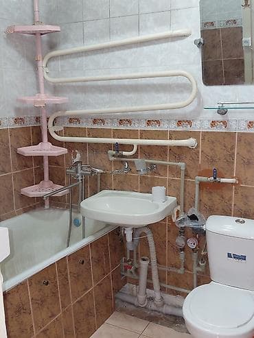 6 микрорайон квартиры: 1 комната, 30 м², 6 мкр 104 серия, 4 этаж, Требуется ремонт — 8