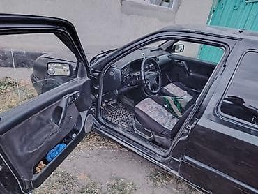Volkswagen Golf: 1993 г., Механика, Бензин, Хэтчбэк — 2
