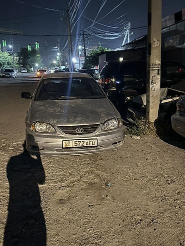 аванье: Toyota Avensis: 2002 г., Механика, Бензин, Хэтчбэк — 3