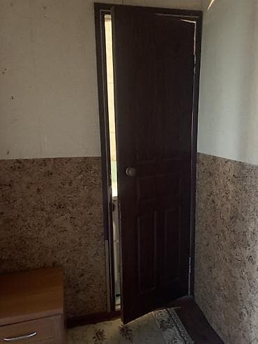 Межкомнатные двери, комплект. Срочно продаю одну дверь за 400 недорого — 2