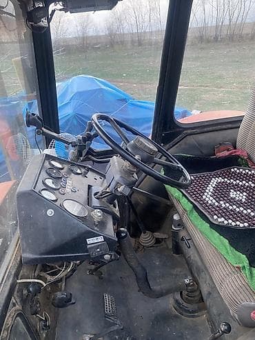 pump wedge: Трактор колесный с кабиной, красного цвета. Основные характеристики и — 2