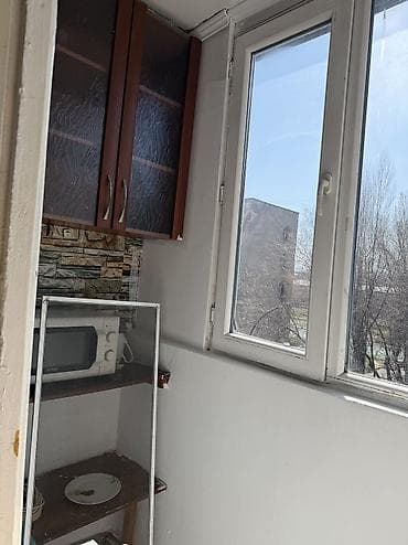 гостинный тип: Сдаётся светлая студия/комната с балконом. Просторное помещение — 10