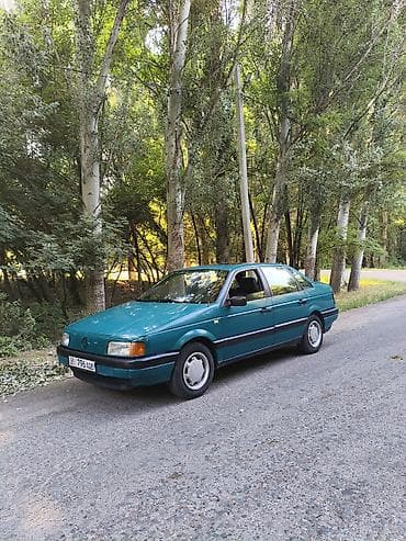lexus rx продаю: Volkswagen Passat: 1992 г., Механика, Бензин, Лифтбек — 9