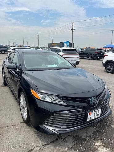 Toyota Camry: 2018 г., Гибрид, Седан — 1