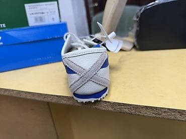 Кроссовки в ретро-стиле с низким профилем. - Верх: зернистая