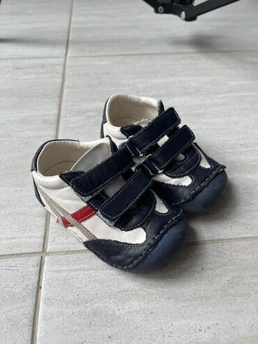 Детская кожаные ботинки производство Турцияразмер 21 состояние