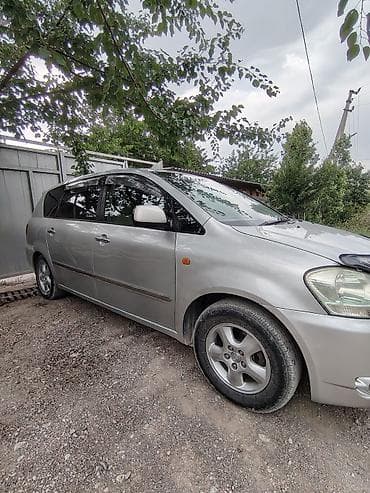 camry 75: Серебристый компактвэн/универсал с тонированными задними стеклами — 2