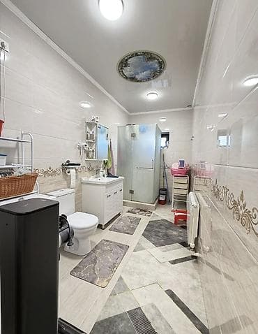 red centr: 🔥 СРОЧНО ПРОДАЁТСЯ ДОМ 🔥 📍 ж/м Ак-Ордо, ул. Ахунбаева 🏡 4-комнатный — 4