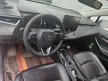 тайоьа: Toyota Corolla: 2022 г., 1.8 л, Вариатор, Гибрид, Седан — 3