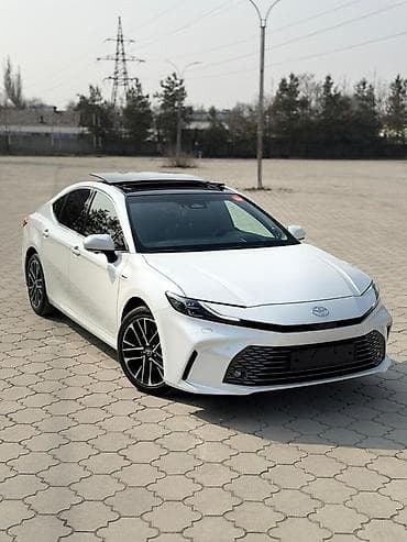 Toyota Camry: 2025 г., Автомат, Гибрид, Седан — 1