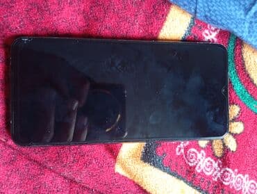 Продаю телефон в хорошем состоянии надо делать гнездо poco m3. любой