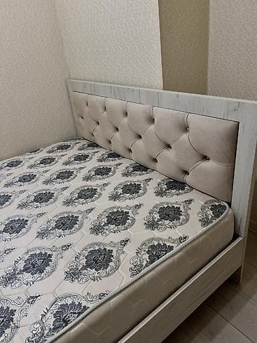 продам двухспальную кровать: Двуспальная кровать, Б/у, С матрасом, длина - 190 см — 2