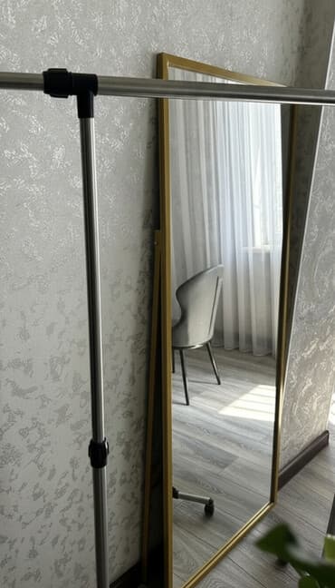 Продаю торговое оборудования кранштейн полки зеркала очень хорошей at lalafo.kg Продаю торговое оборудования кранштейн полки зеркала очень хорошей