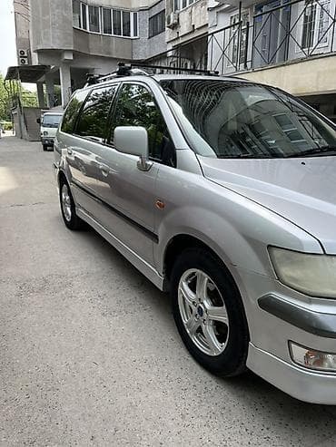 prius plus: Mitsubishi Space Wagon: 2001 г., 2 л, Механика, Бензин, Минивэн — 2