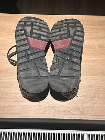 мужские б у кроссовки: Мужские кроссовки, 41, Б/у, цвет - Черный, Бесплатная доставка, Платная доставка, Самовывоз — 3