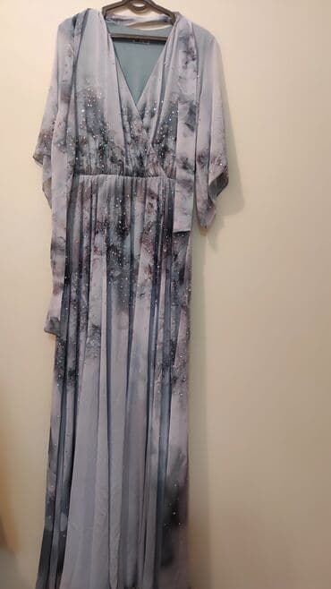 Ламинат: Продаётся шикарное платье,одевалось только один раз. Классно сидит по — 2