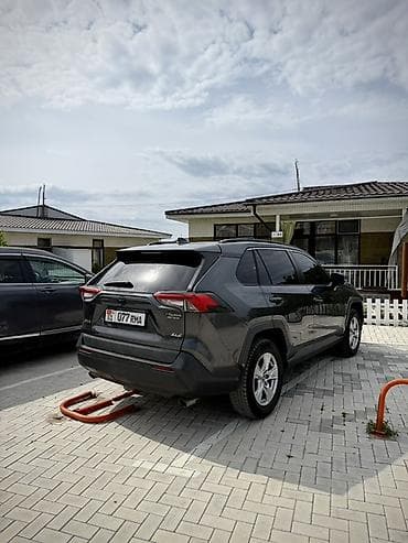 man: Toyota RAV4: 2019 г., 2.5 л, Автомат, Бензин, Кроссовер — 2