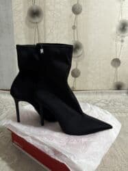 Прокат одежды: Сапоги, 39, Zara, Новый, цвет - Черный, Самовывоз — 2