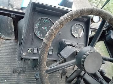 кабина мото: Трактор с кабиной Описание: - Полноценная кабина с панелью приборов — 1