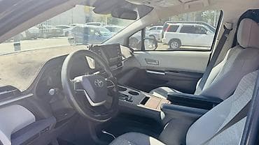 prius plus: Toyota Sienna: 2021 г., Гибрид, Минивэн — 5
