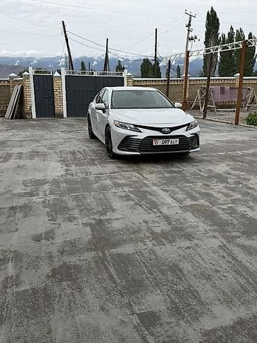 айфон обмен на машину: Toyota Camry: 2022 г., 2.5 л, Автомат, Гибрид, Седан — 3
